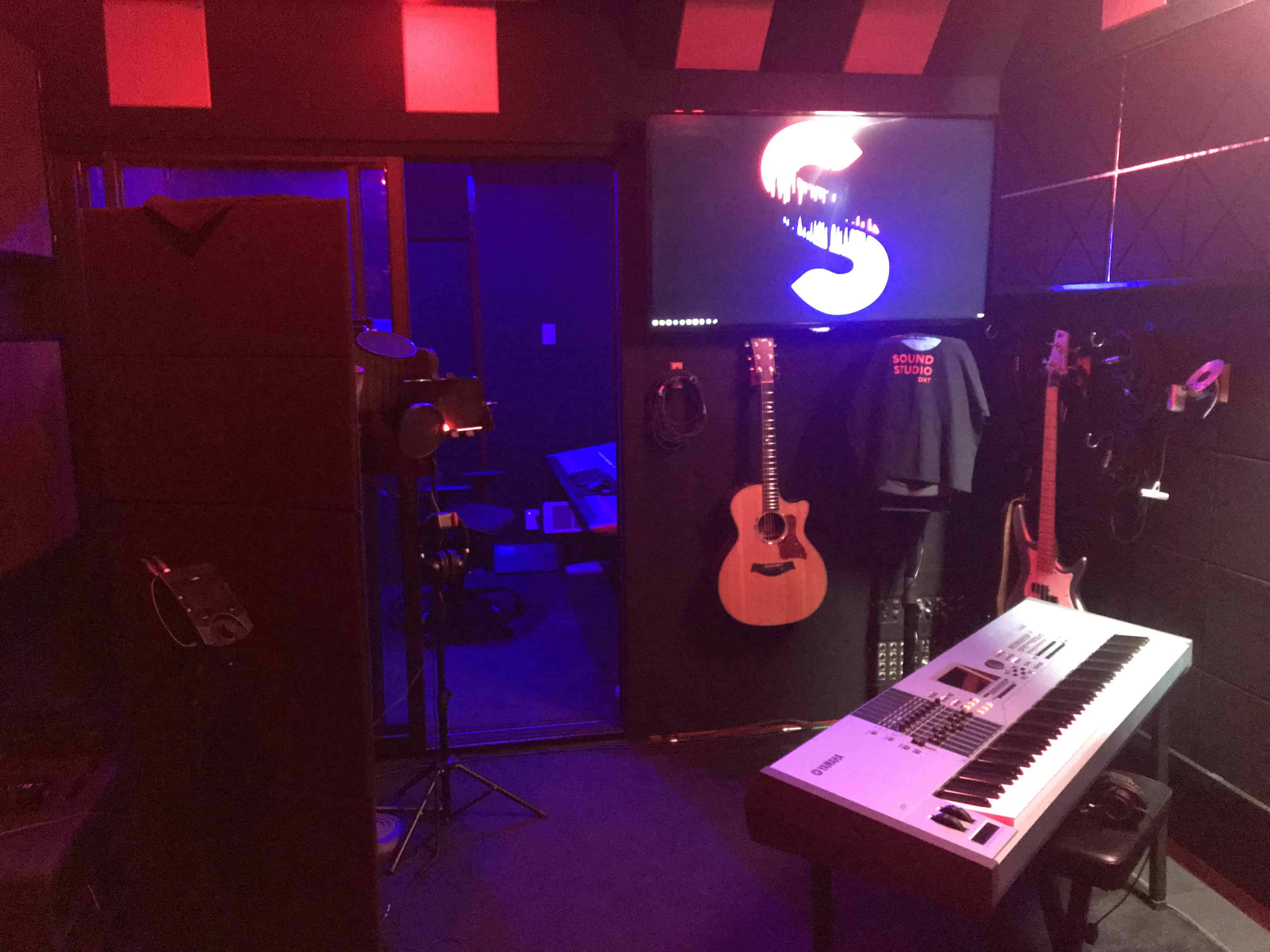 services.image.alt_text